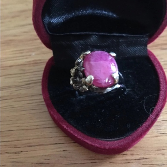 Very cool looking ring - Picture 4 of 4